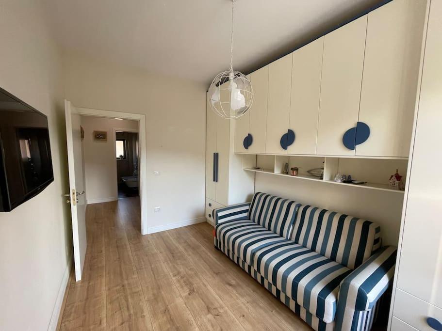 Sun Apartment In The Heart Of Tiranë Eksteriør bilde